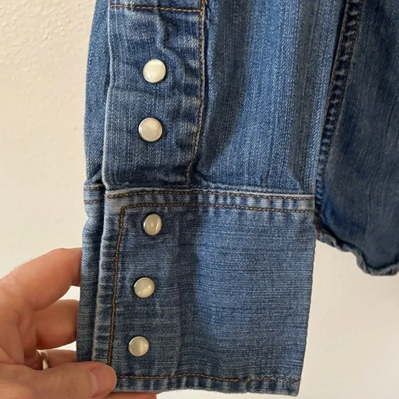 Gap Denim Western Snap-Front Shirt - Picture 5 of 5